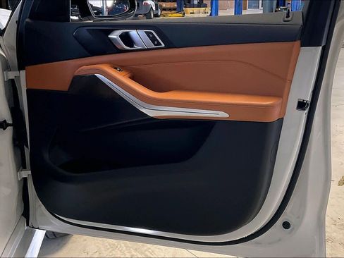 Certified 2022 BMW X5 xDrive45e w/ M Sport Package image 21