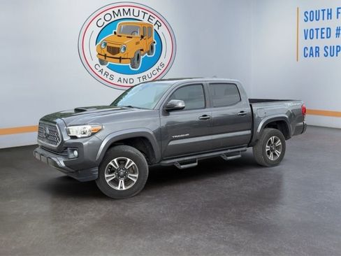 Used 2018 Toyota Tacoma TRD Sport image 2