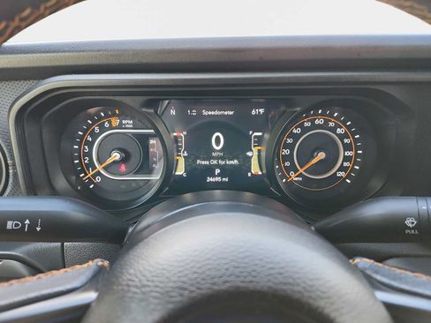 Used 2024 Jeep Gladiator Mojave w/ Convenience Group AWD/4WD image 12