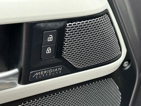 Used 2022 Land Rover Defender 110 X-Dynamic SE AWD/4WD image 18