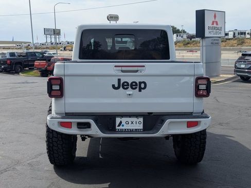 Used 2023 Jeep Gladiator Overland image 4