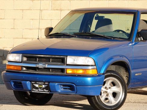 Used 2000 Chevrolet S10 Pickup LS w/ Preferred Equipment Group image 4