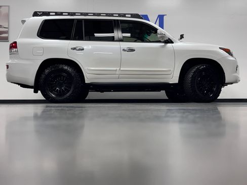 Used 2015 Lexus LX 570 4WD image 4