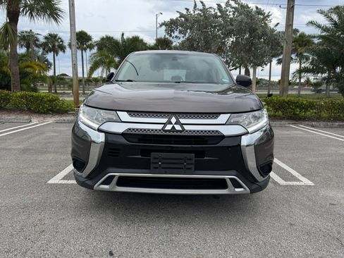 Used 2019 Mitsubishi Outlander LE AWD/4WD image 3