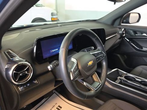 Certified 2025 Chevrolet Equinox LT FWD image 12
