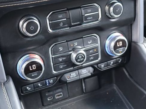 Used 2021 GMC Yukon SLT w/ Rear Media and Nav Package RWD image 29