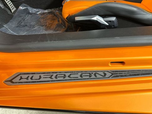 Used 2021 Lamborghini Huracan EVO RWD image 46