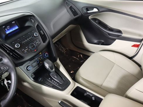 Used 2018 Ford Focus SE image 29