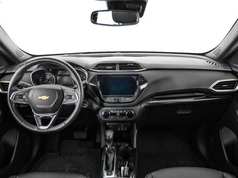 Used 2023 Chevrolet TrailBlazer ACTIV w/ Technology Package FWD image 12