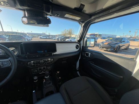 Used 2025 Jeep Wrangler Sport S AWD/4WD image 35