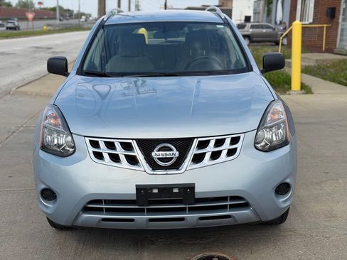 Used 2014 Nissan Rogue S w/ Convenience Package AWD/4WD image 2