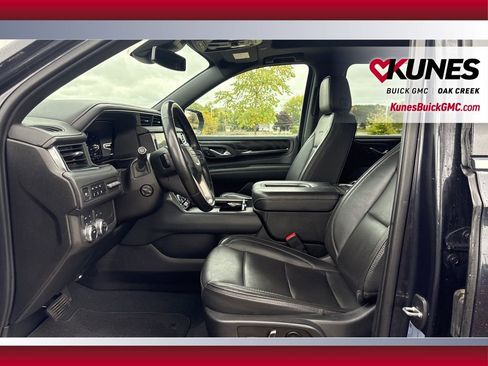 Used 2023 GMC Yukon XL Denali image 12