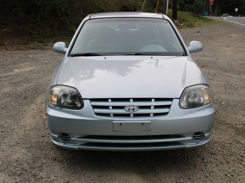 Used 2004 Hyundai Accent GL image 9