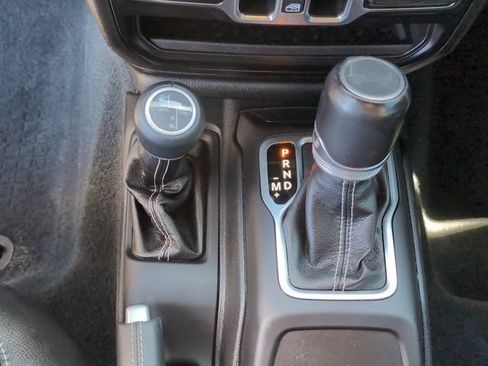 Used 2023 Jeep Wrangler Unlimited Sahara w/ Cold Weather Group AWD/4WD image 20