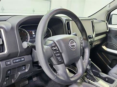 Certified 2025 Nissan Frontier SV w/ SV Convenience Package RWD image 11