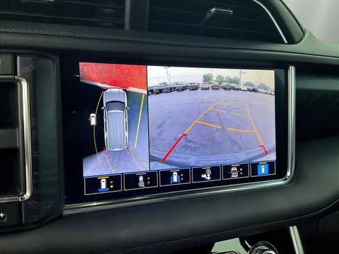 Used 2021 GMC Yukon Denali AWD/4WD image 14