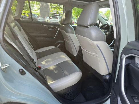 Used 2020 Toyota RAV4 XLE w/ Convenience Package AWD/4WD image 13