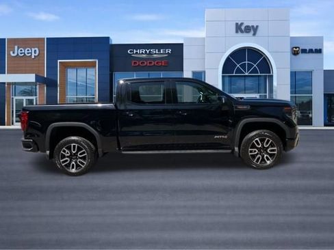 Used 2024 GMC Sierra 1500 AT4 w/ Technology Package AWD/4WD image 7