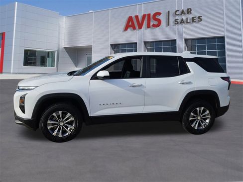 Used 2025 Chevrolet Equinox LT image 2