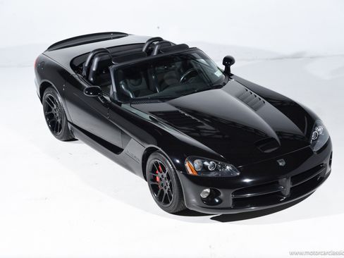 Used 2004 Dodge Viper SRT-10 RWD image 10