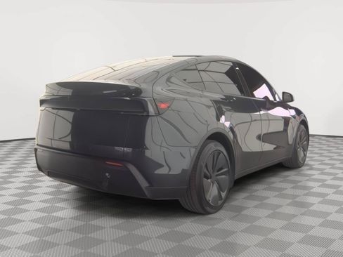 Used 2026 Tesla Model Y 2WD image 4