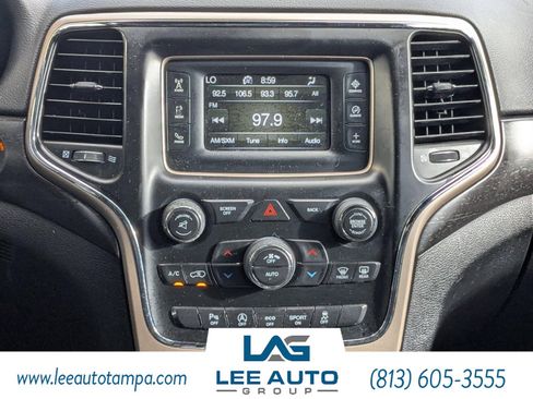 Used 2017 Jeep Grand Cherokee Laredo w/ Quick Order Package 2BE image 18