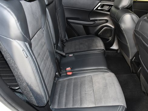 Used 2023 Mitsubishi Outlander SE Black Edition AWD/4WD image 42