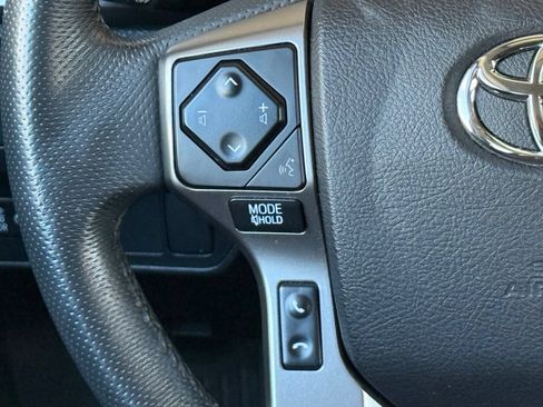 Used 2021 Toyota Tacoma SR5 AWD/4WD image 29