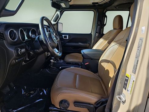 Used 2022 Jeep Wrangler Unlimited Sahara w/ Cold Weather Group image 18