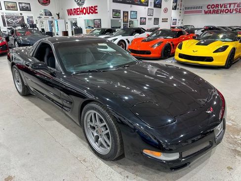 Used 2004 Chevrolet Corvette Z06 w/ Memory Package RWD image 17