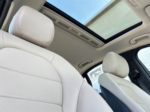 Used 2020 Mercedes-Benz C 300 Sedan image 19