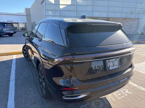 Used 2024 Lincoln Nautilus Reserve w/ Equipment Group 202A image 7