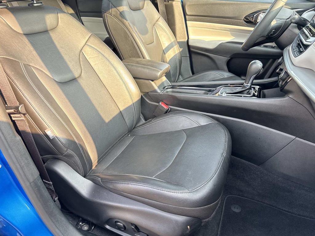 Used 2025 Jeep Compass Limited w/ Elite Group AWD/4WD image 28