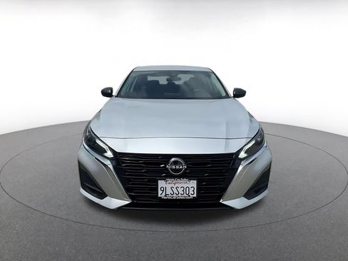 Used 2024 Nissan Altima 2.5 SV FWD image 4