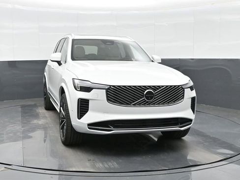 New 2026 Volvo XC90 T8 Plus w/ Protection Package Premier image 2