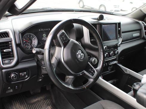 Used 2019 RAM 1500 Big Horn AWD/4WD image 9