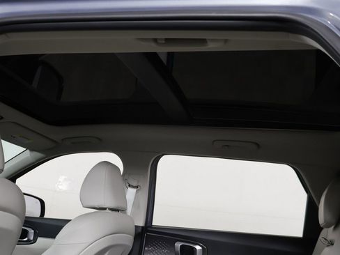 Used 2025 Kia Sorento S w/ Panoramic Sunroof Package FWD image 19