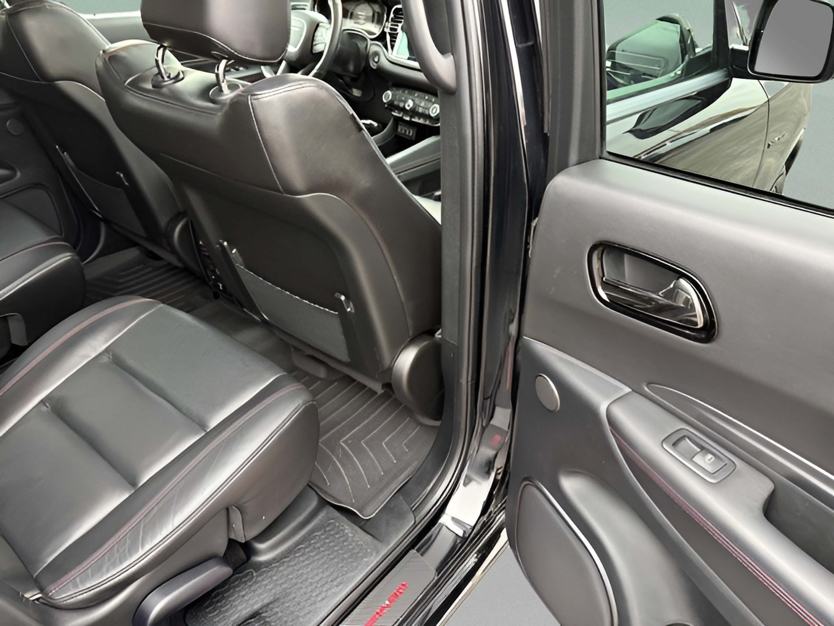Used 2022 Dodge Durango R/T AWD/4WD image 11