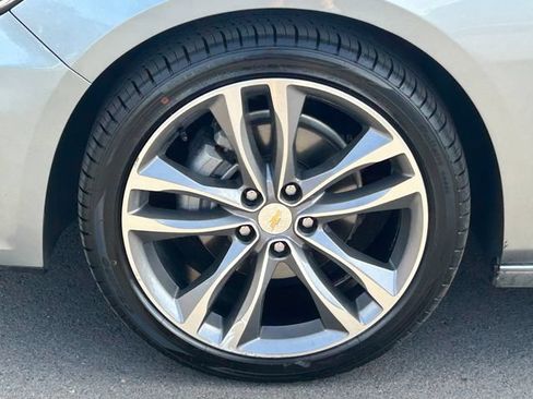 Used 2025 Chevrolet Malibu LT FWD image 13