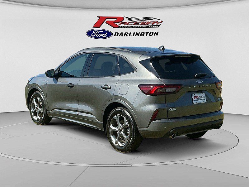 Used 2024 Ford Escape ST-Line w/ Tech Pack #1 FWD image 3