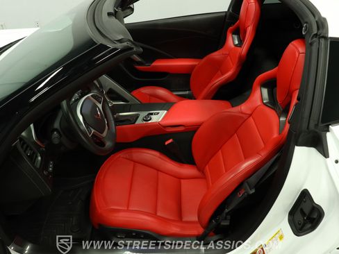 Used 2015 Chevrolet Corvette Stingray Coupe w/ Pacific Design Package RWD image 35