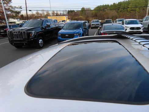 Used 2020 Ford EcoSport Titanium image 10