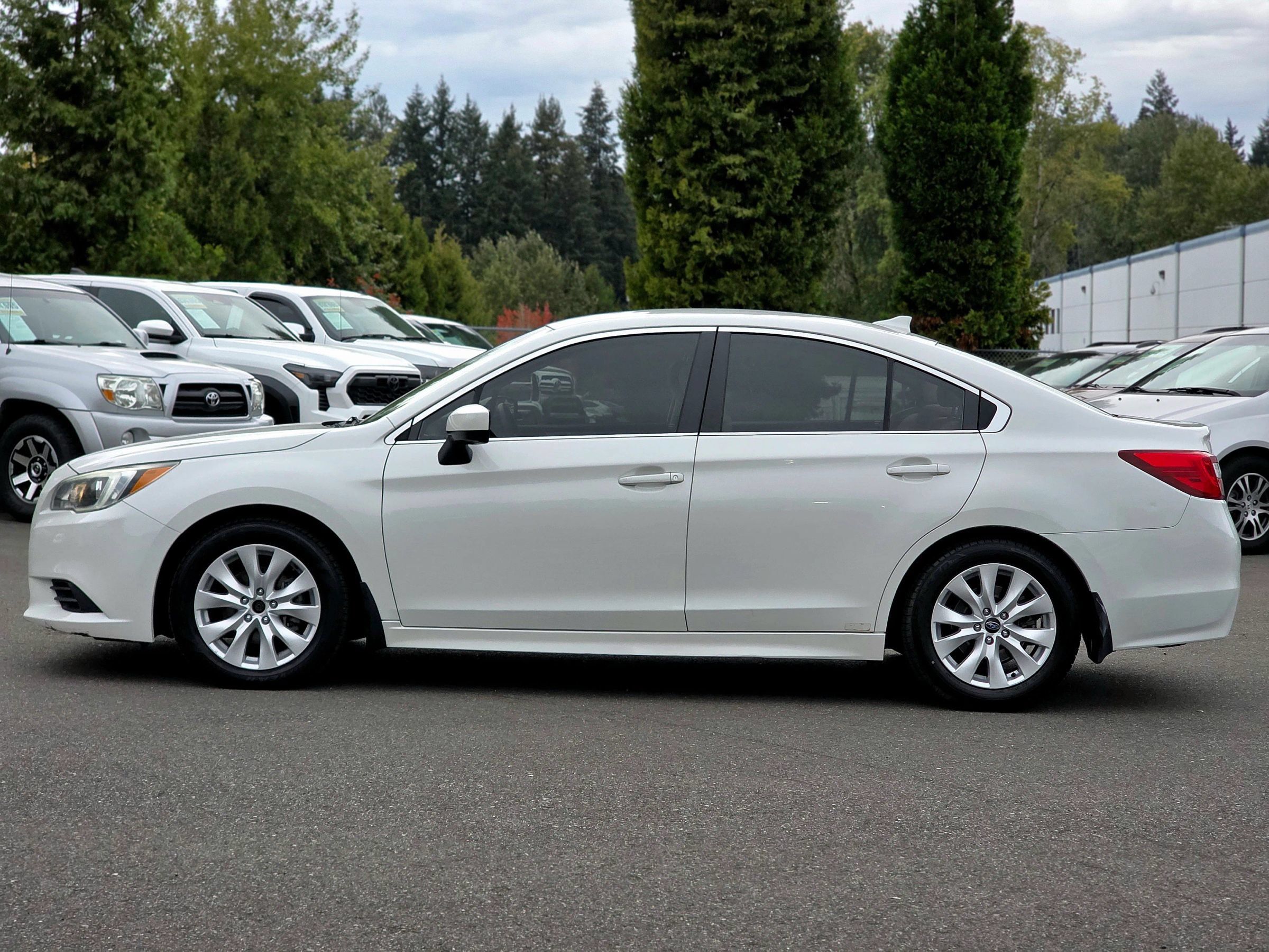 Used 2016 Subaru Legacy 2.5i Premium w/ Popular Package #2 AWD/4WD image 8