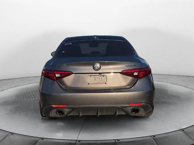 Used 2021 Alfa Romeo Giulia Ti Sport RWD image 4