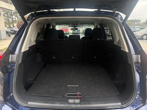 Used 2025 Nissan Rogue SV image 33