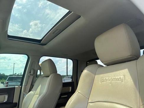 Used 2016 RAM 1500 Laramie w/ Convenience Group AWD/4WD image 3