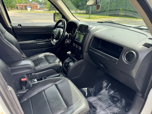 Used 2012 Jeep Patriot Limited w/ Sun/Sound Group image 31