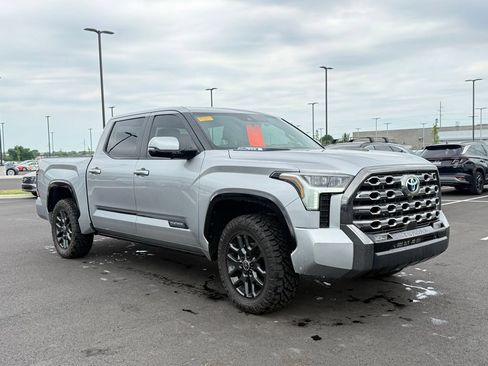 Used 2024 Toyota Tundra Platinum AWD/4WD image 3