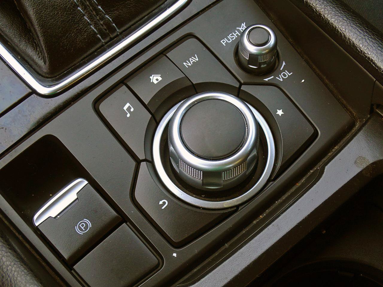 Used 2018 MAZDA MAZDA3 Sport w/ Preferred Equipment Package FWD image 30