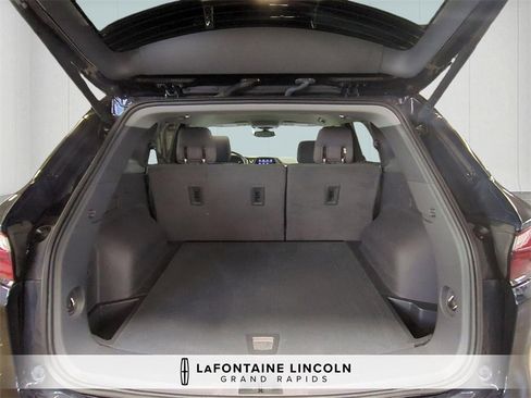 Used 2020 Chevrolet Blazer LT image 26